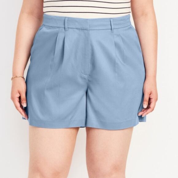 Old Navy Extra High-Waisted Taylor Trouser Shorts - Picture 1 of 11